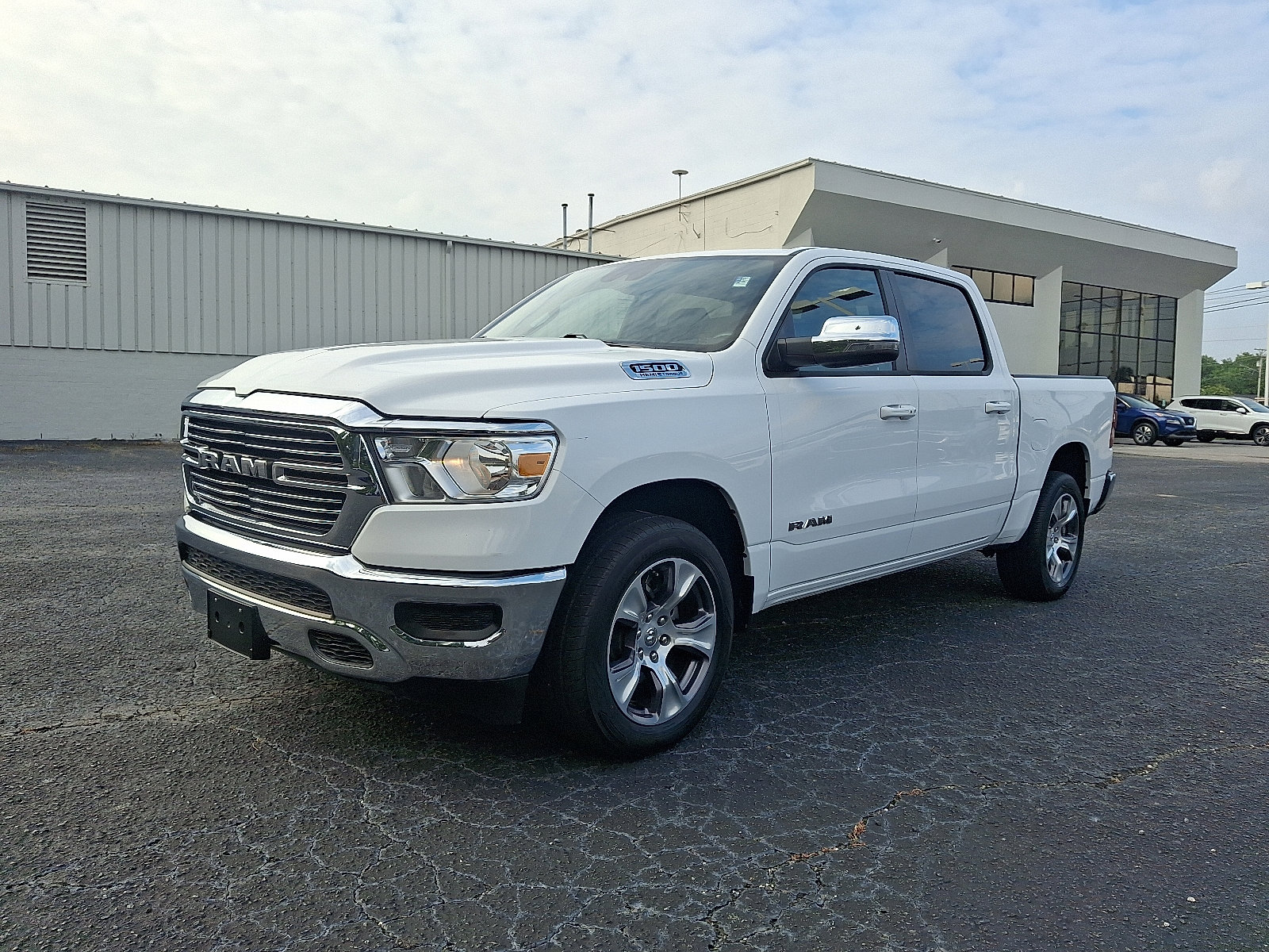 2024 Ram 1500 Laramie photo 3