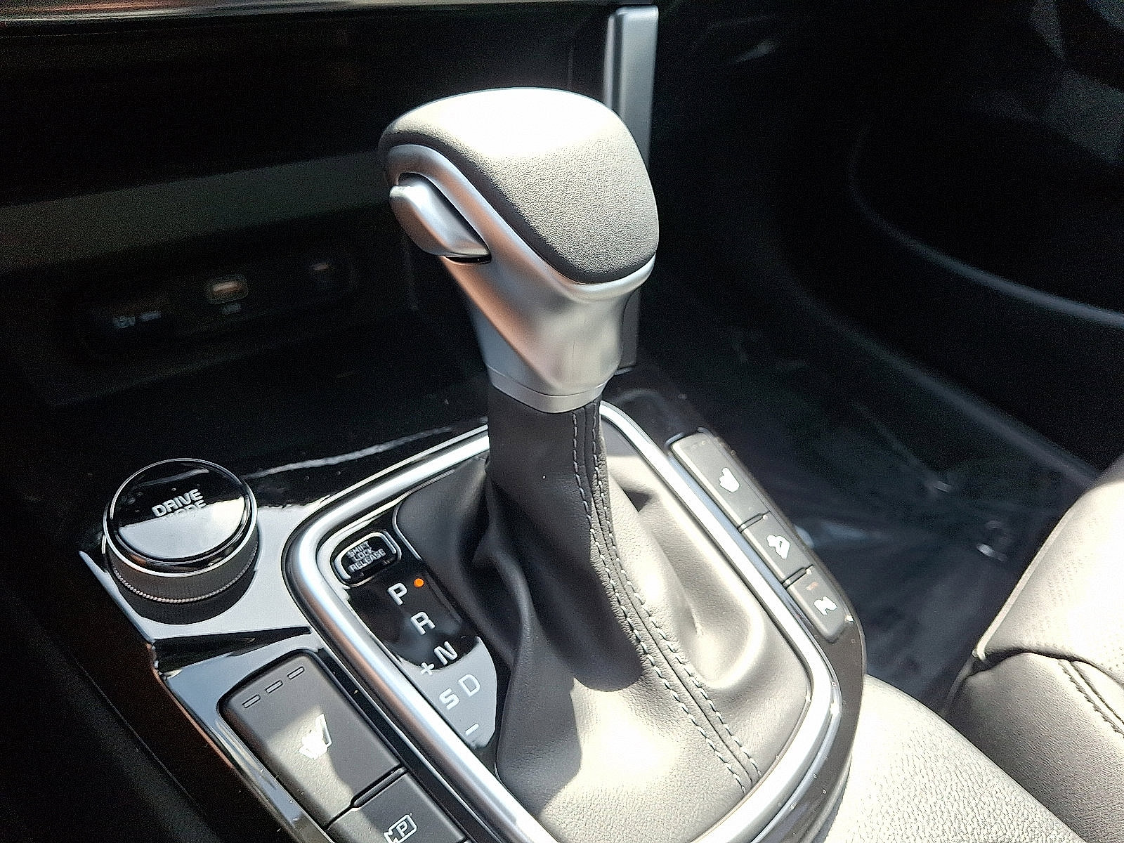 2026 Kia Seltos EX photo 9