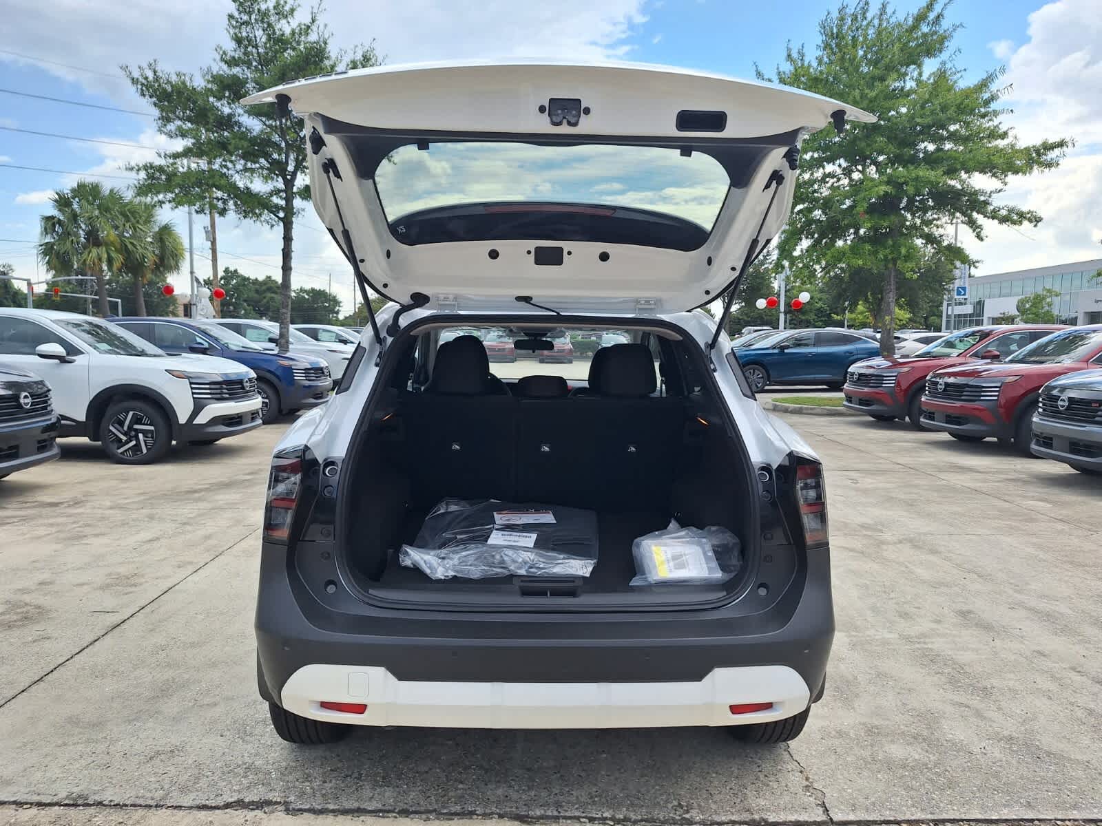2025 Nissan Kicks SV photo 22
