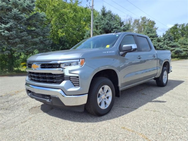 2025 Chevrolet Silverado 1500 LT photo 2