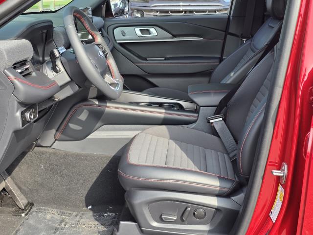 2025 Ford Explorer ST-Line photo 9