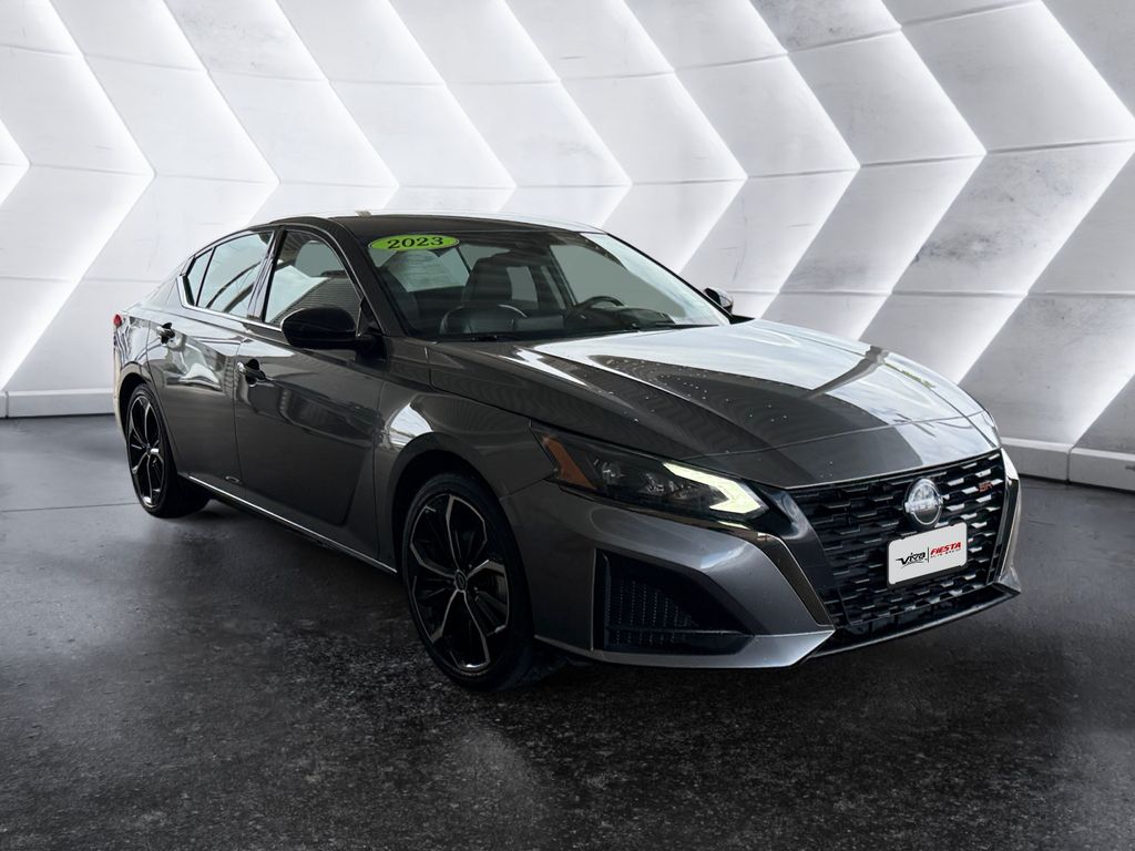 2023 Nissan Altima SR