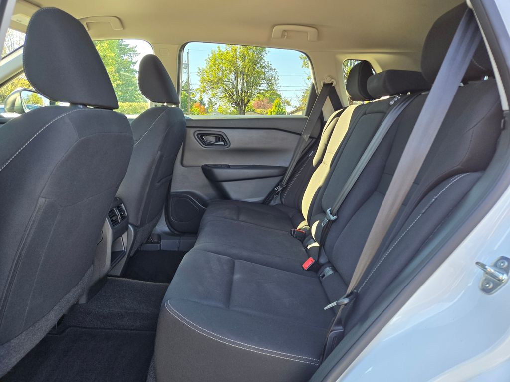 2024 Nissan Rogue S photo 14