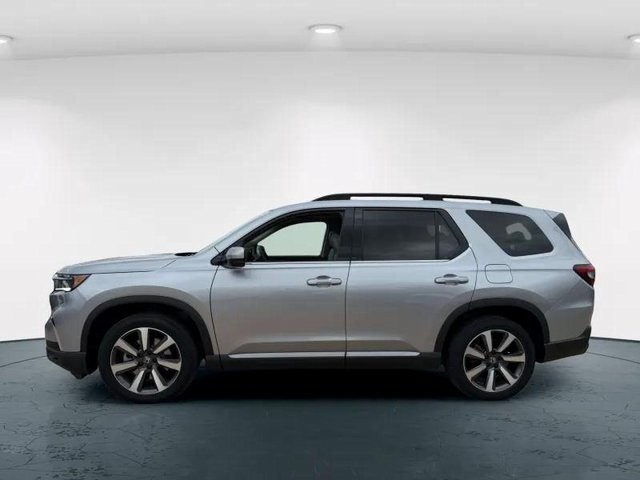 2023 Honda Pilot Touring photo 3
