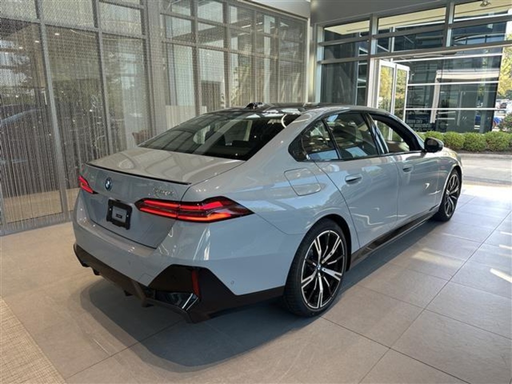 2026 Bmw 550e xDrive photo 6