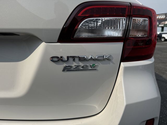2017 Subaru Outback 2.5i Premium photo 26