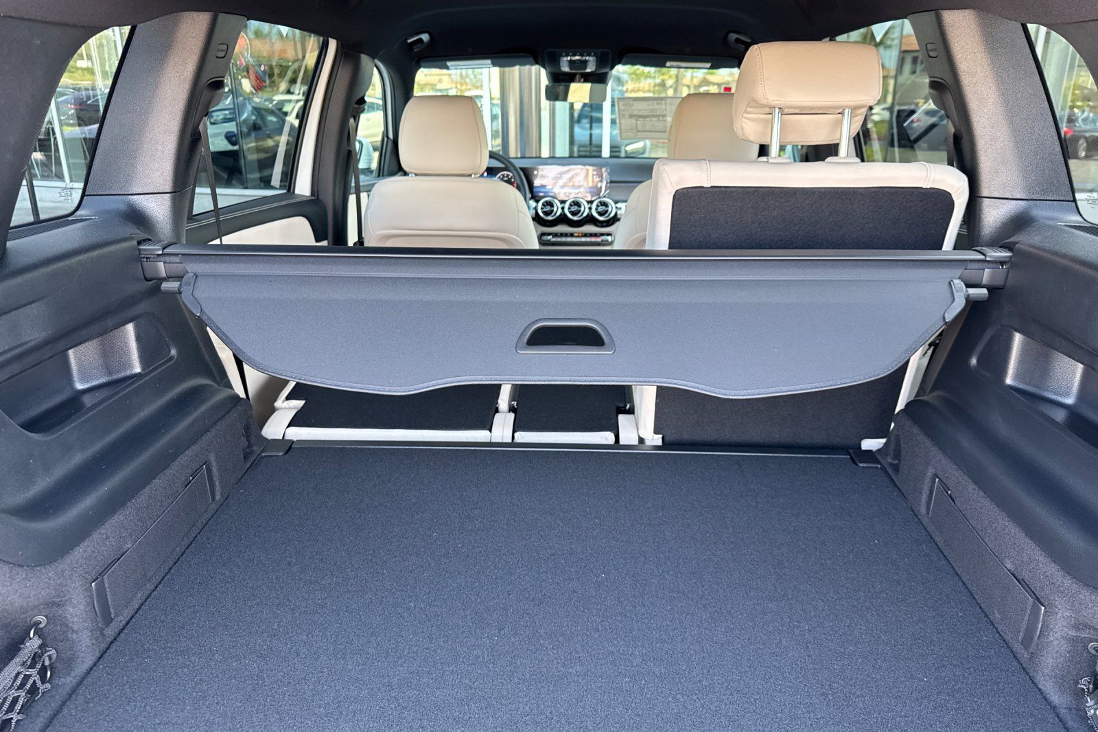 2025 Mercedes Benz GLB 250 photo 31