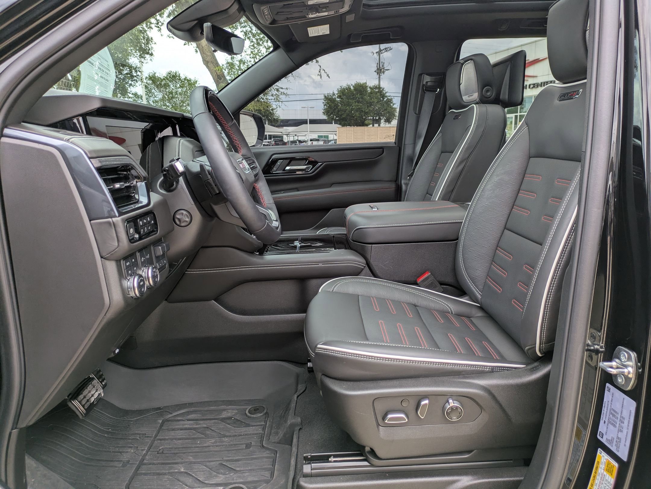 2025 Gmc Yukon AT4 Ultimate photo 9