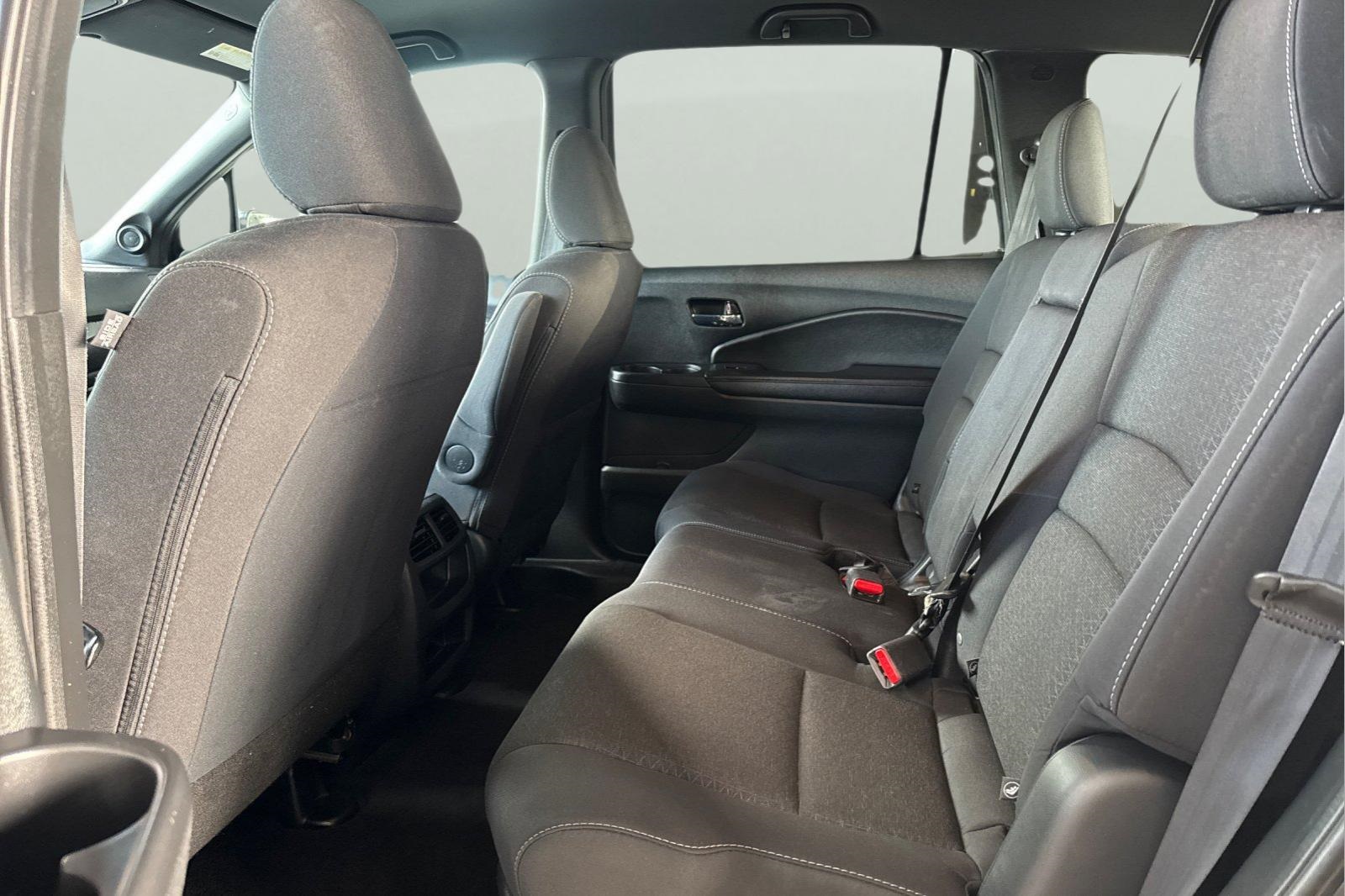 2021 Honda Passport Sport photo 3