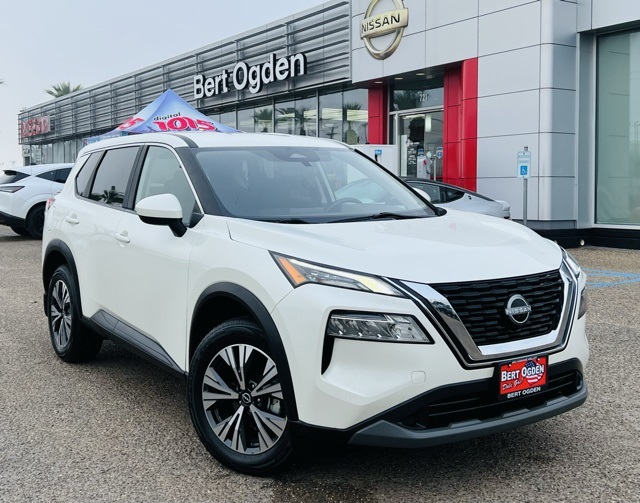 2023 Nissan Rogue SV's photo