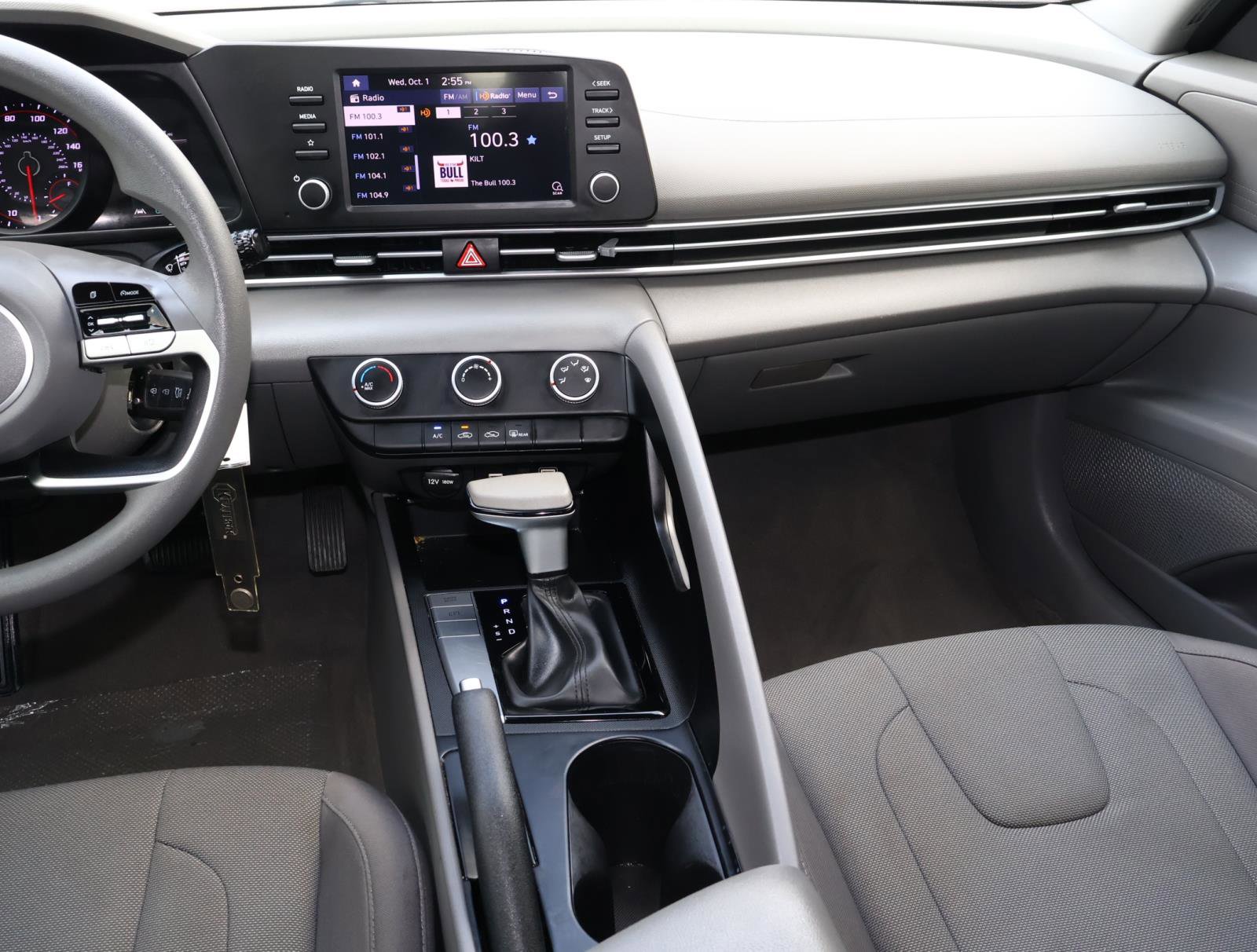 2023 Hyundai Elantra SE photo 11