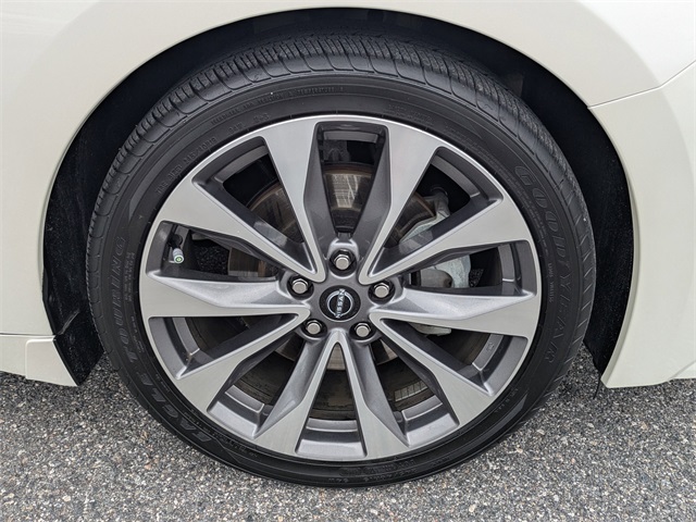2023 Nissan Maxima Platinum photo 11