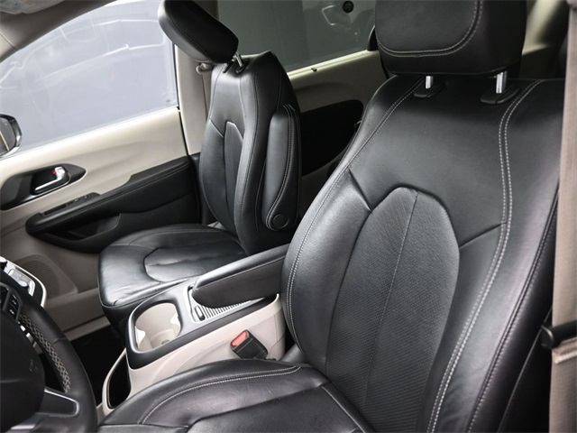 2022 Chrysler Pacifica Touring L photo 29