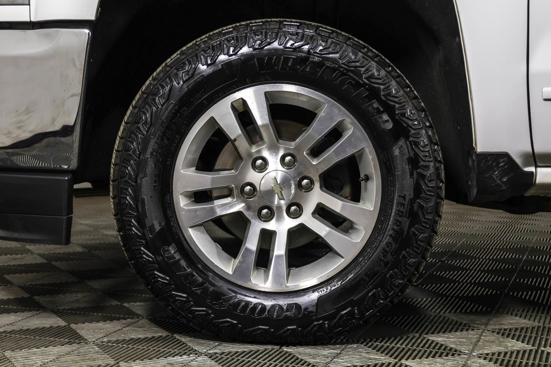 2018 Chevrolet Silverado 1500 LT photo 11