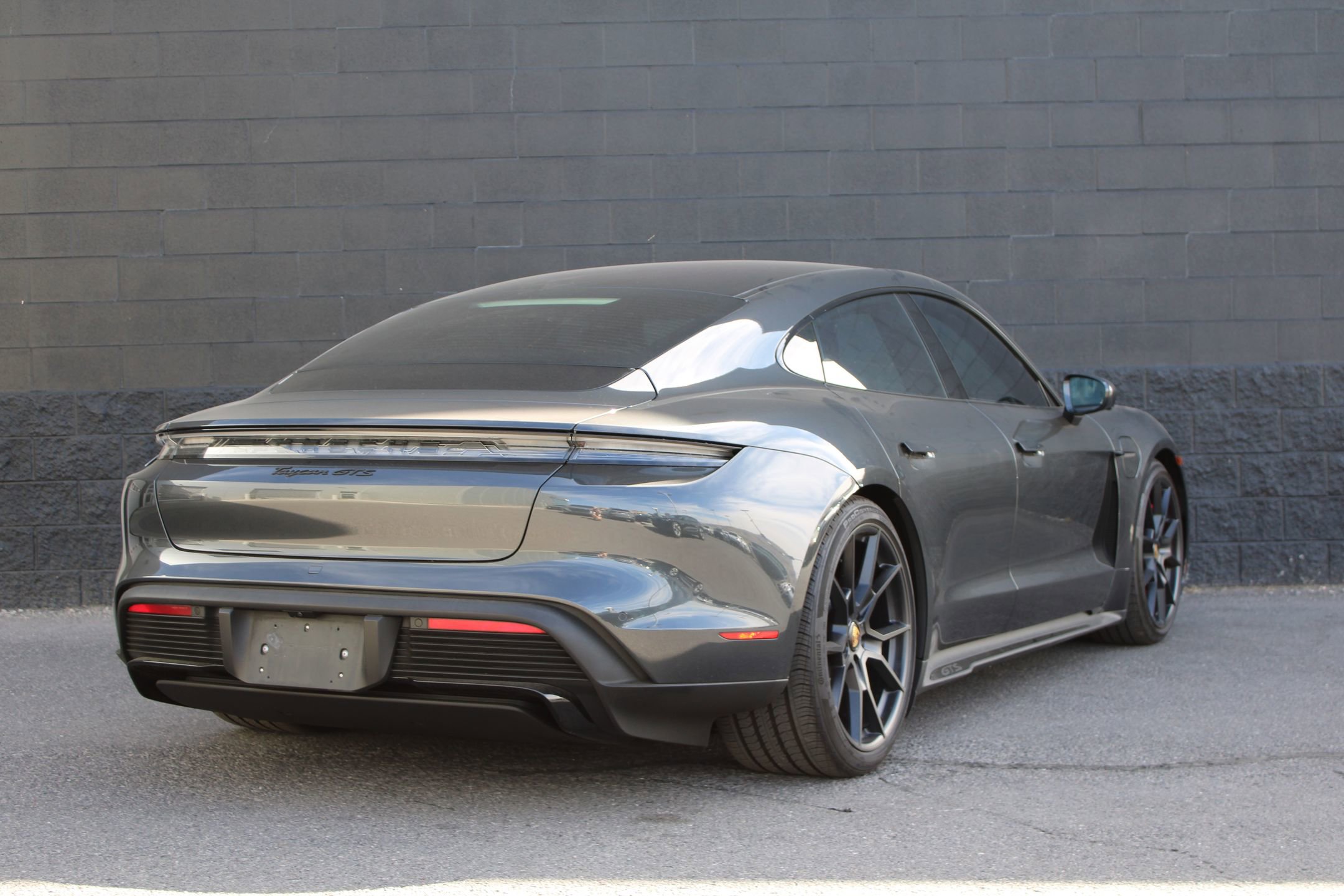 2022 Porsche Taycan GTS photo 9