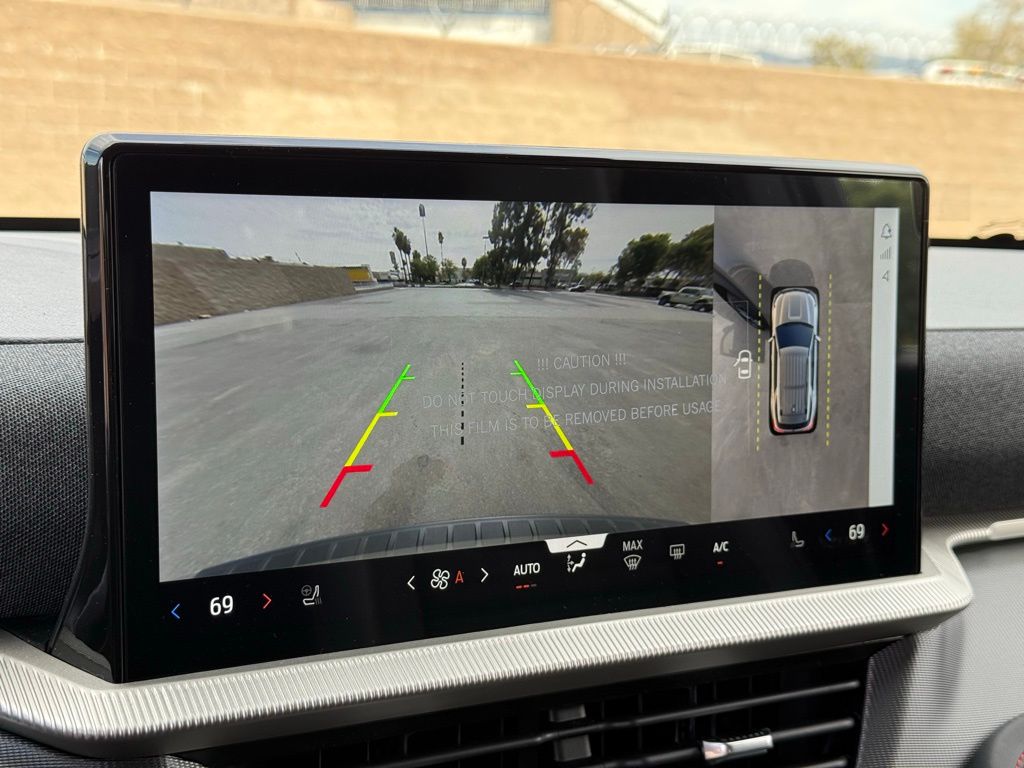 2026 Ford Explorer ST-Line photo 3