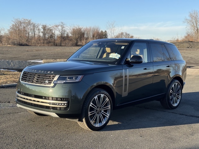 2025 Land Rover Range Rover SE's photo