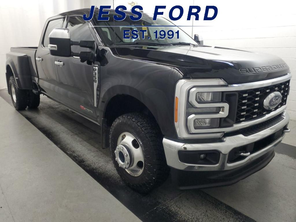 2023 Ford F-350 Lariat photo 4