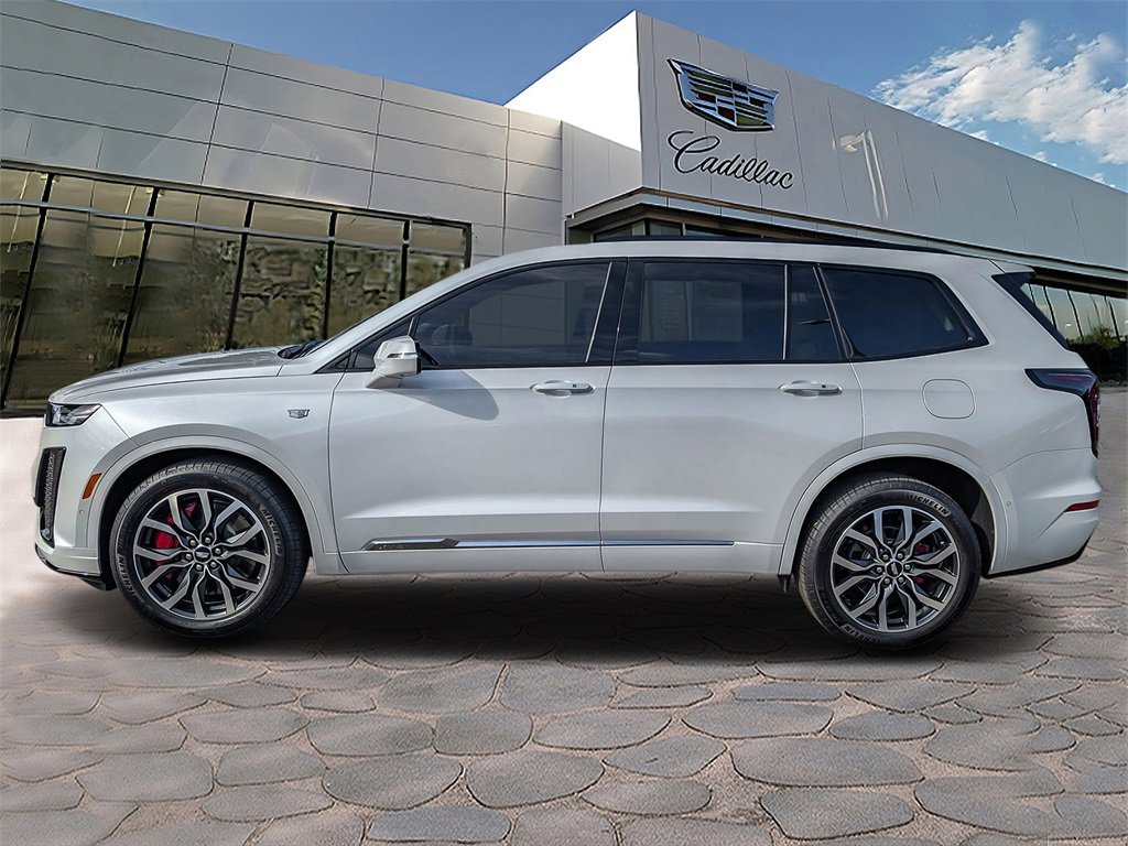 2025 Cadillac XT6 Sport photo 2