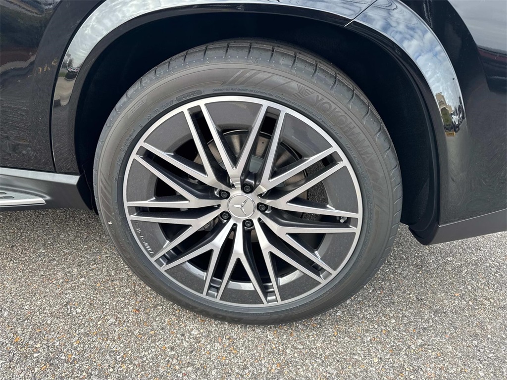 2025 Mercedes Benz GLE 53 AMG 4MATIC photo 3