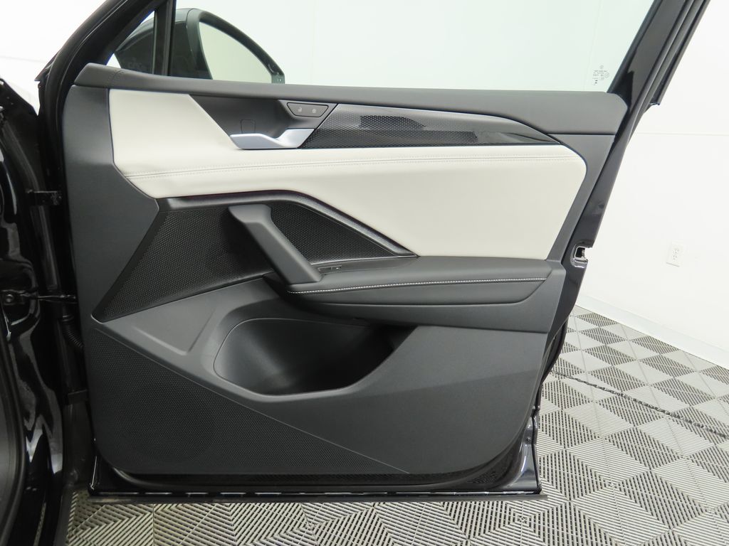 2025 Volkswagen Tiguan SE photo 24