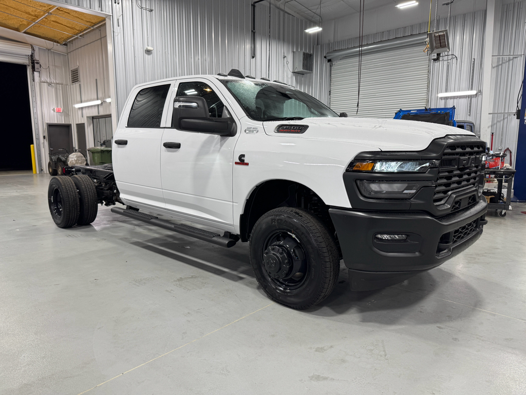 2025 Ram 3500 Tradesman photo 17