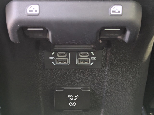 2022 Jeep Wrangler Unlimited Sahara photo 13