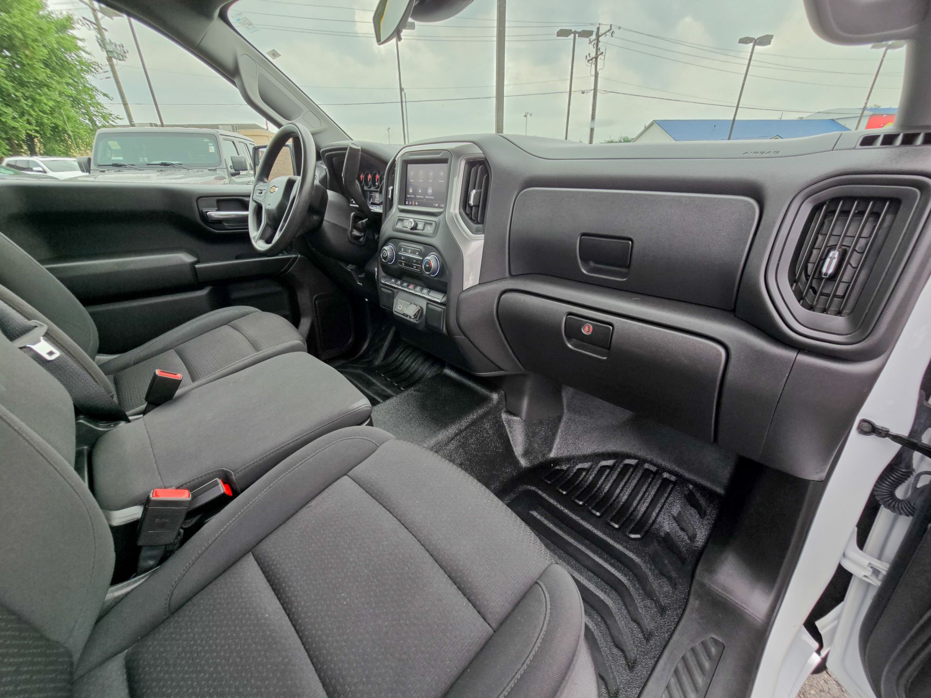 2024 Chevrolet Silverado 1500 photo 10