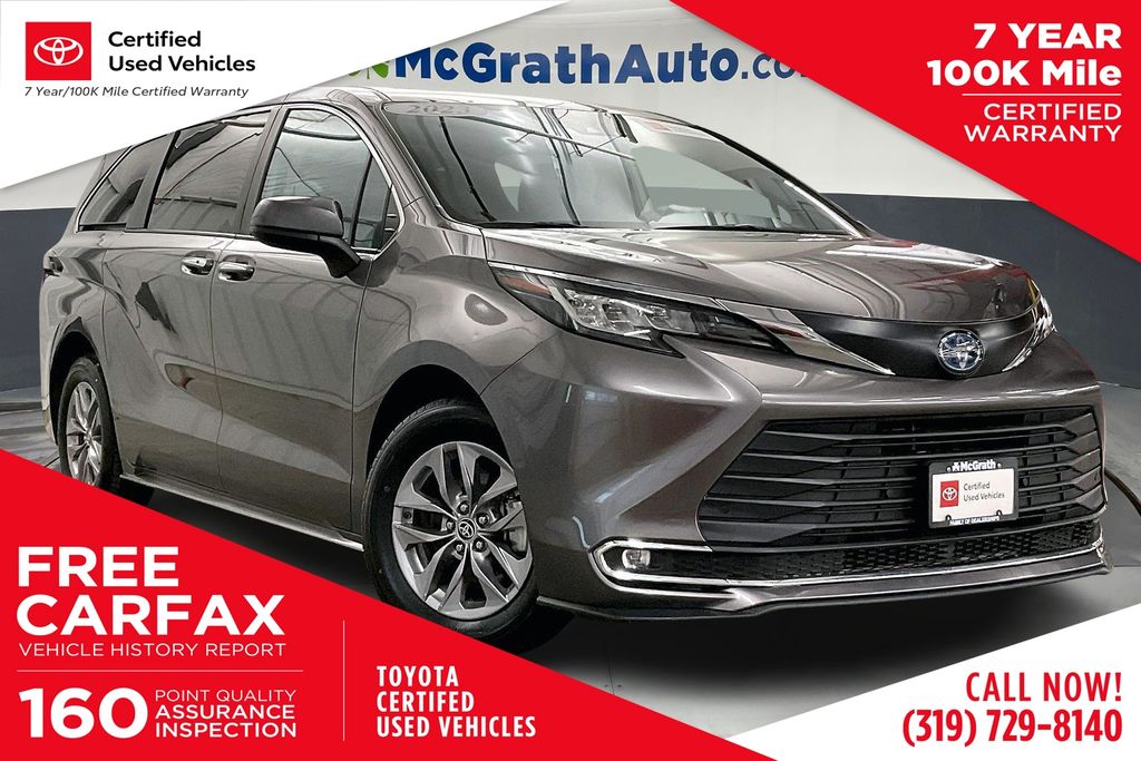 2023 Toyota Sienna XLE's photo