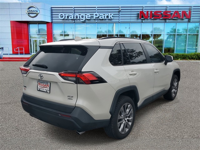2022 Toyota RAV4 XLE Premium photo 2