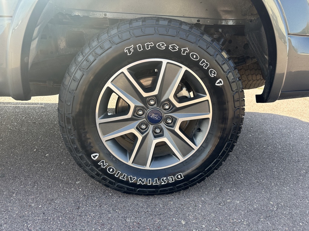 2016 Ford F-150 XLT photo 34