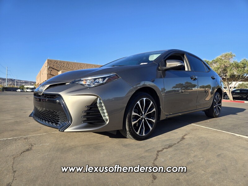 2018 Toyota Corolla L photo 2
