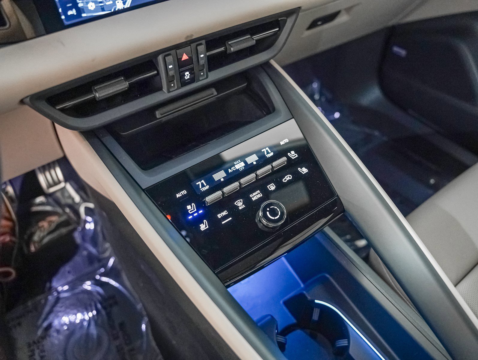 2025 Porsche Macan Electric photo 18