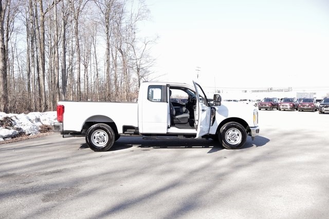 2023 Ford F-250 photo 3