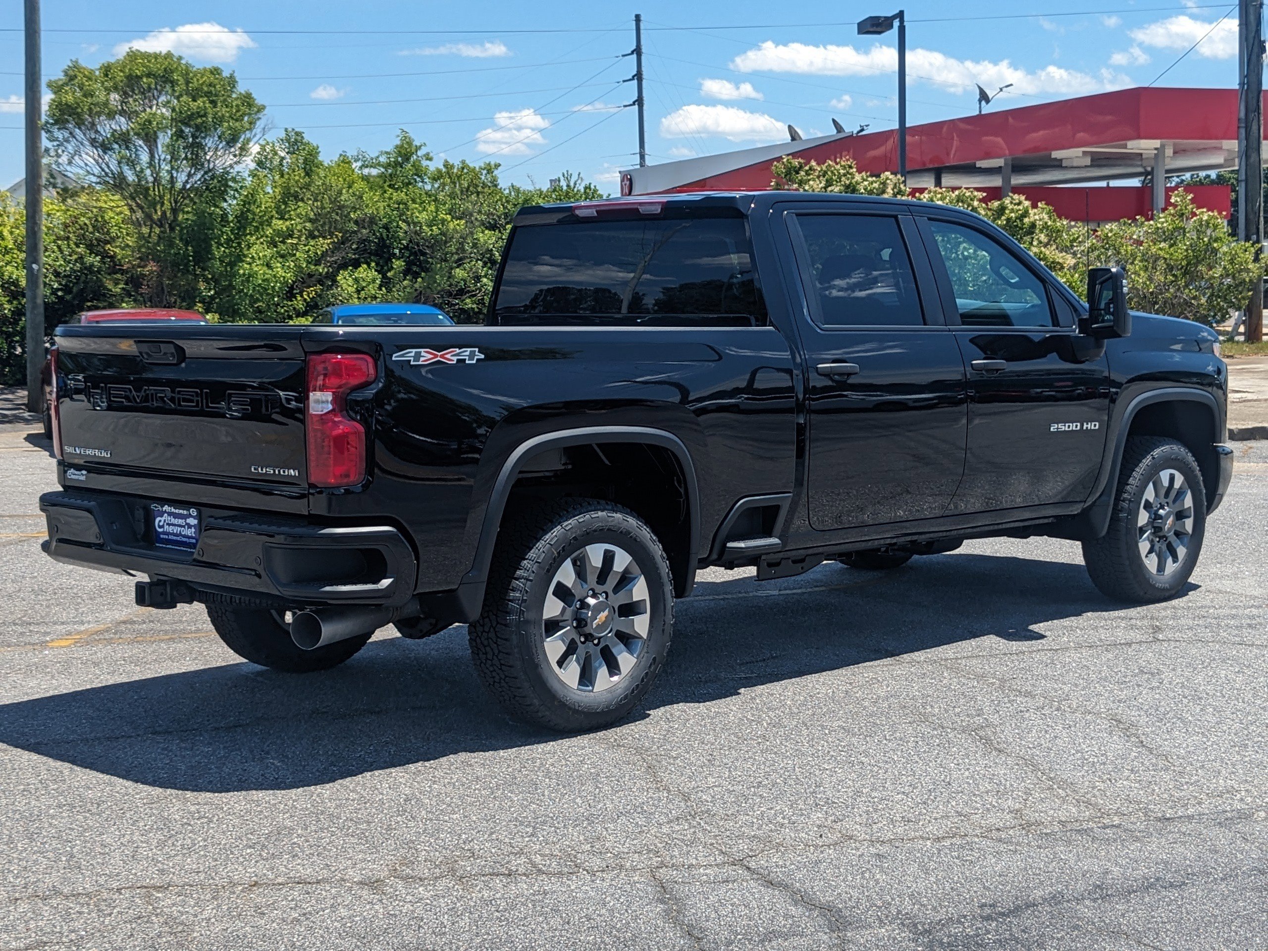 2025 Chevrolet Silverado 2500HD Custom photo 4