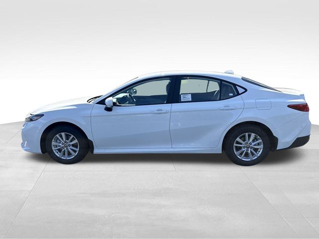 2025 Toyota Camry LE photo 2