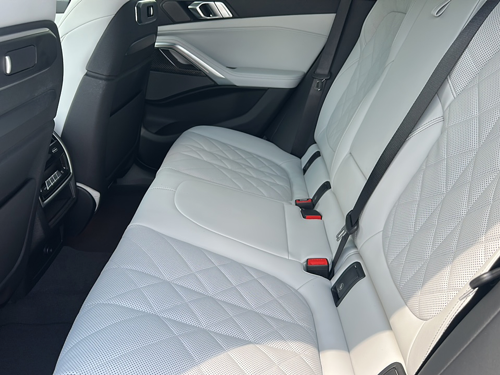 2026 Bmw X6 photo 3
