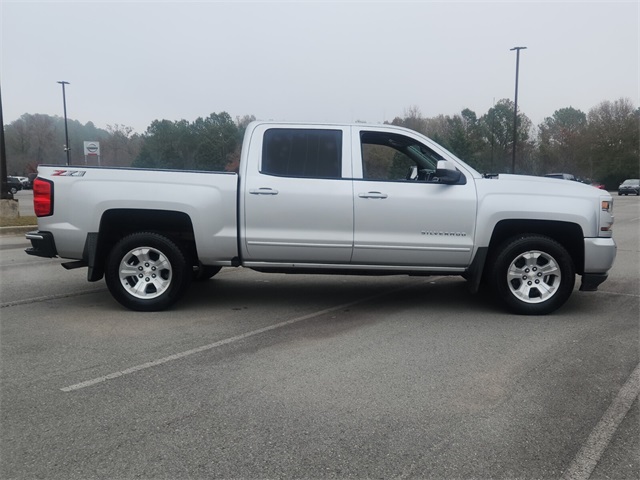 Used 2018 Chevrolet Silverado 1500 LT Z71 with VIN 3GCUKREC7JG595672 for sale in Little Rock