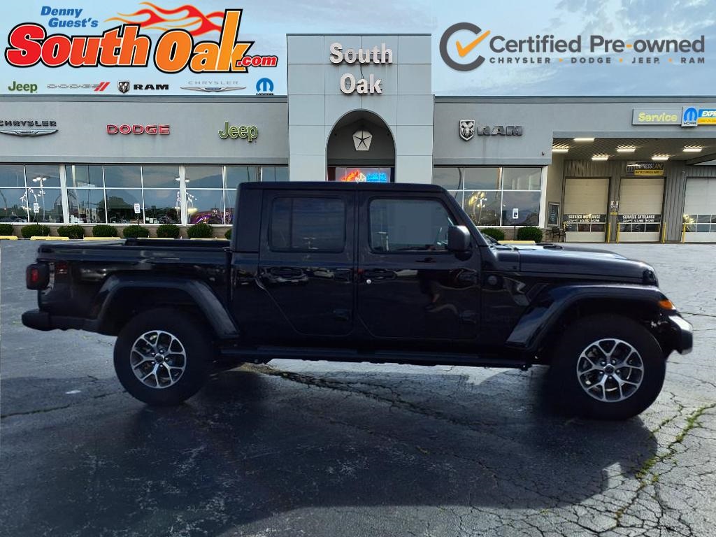 2024 Jeep Gladiator Sport photo 2