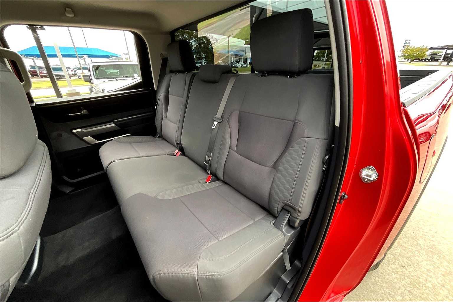 2022 Toyota Tundra SR5 photo 19