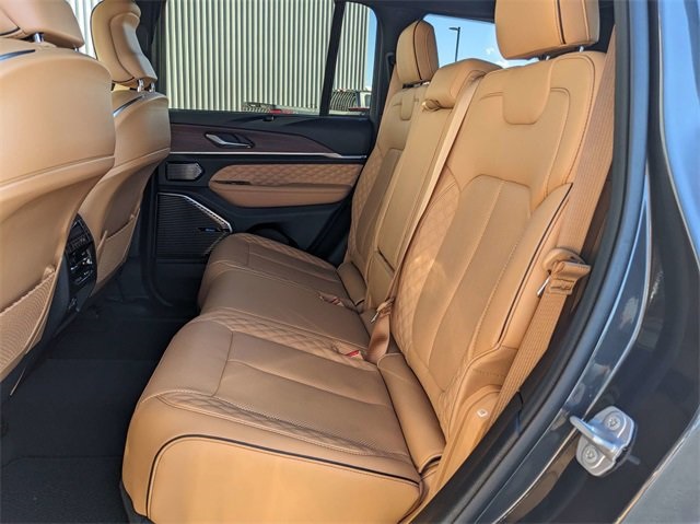 2022 Jeep Grand Cherokee Summit photo 13