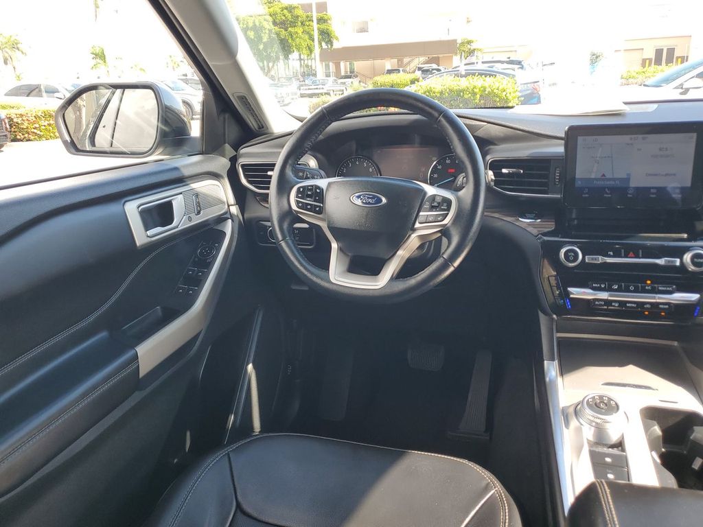 2023 Ford Explorer Limited photo 6