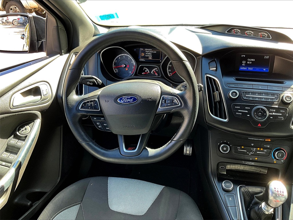 2017 Ford Focus ST photo 15