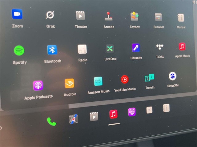 2025 Tesla Model Y Long Range photo 20