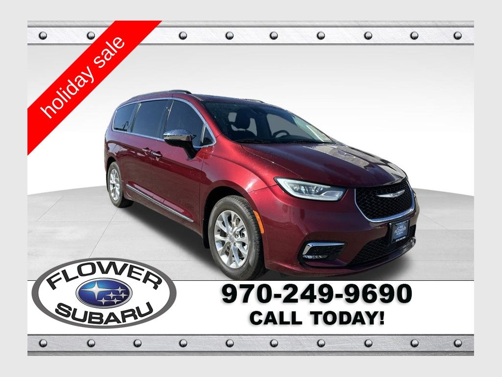 2023 Chrysler Pacifica Limited's photo