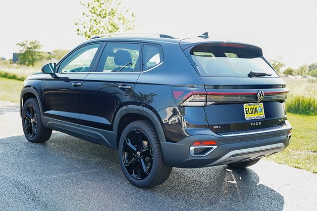 2025 Volkswagen Taos SEL photo 25