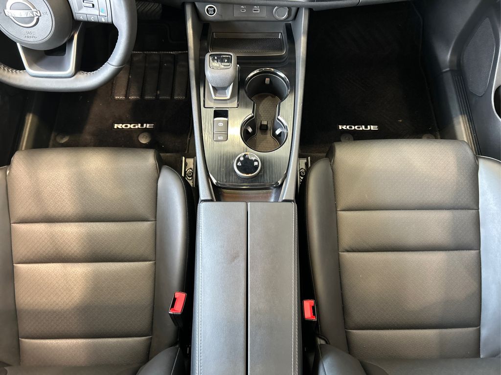 2023 Nissan Rogue SV photo 18