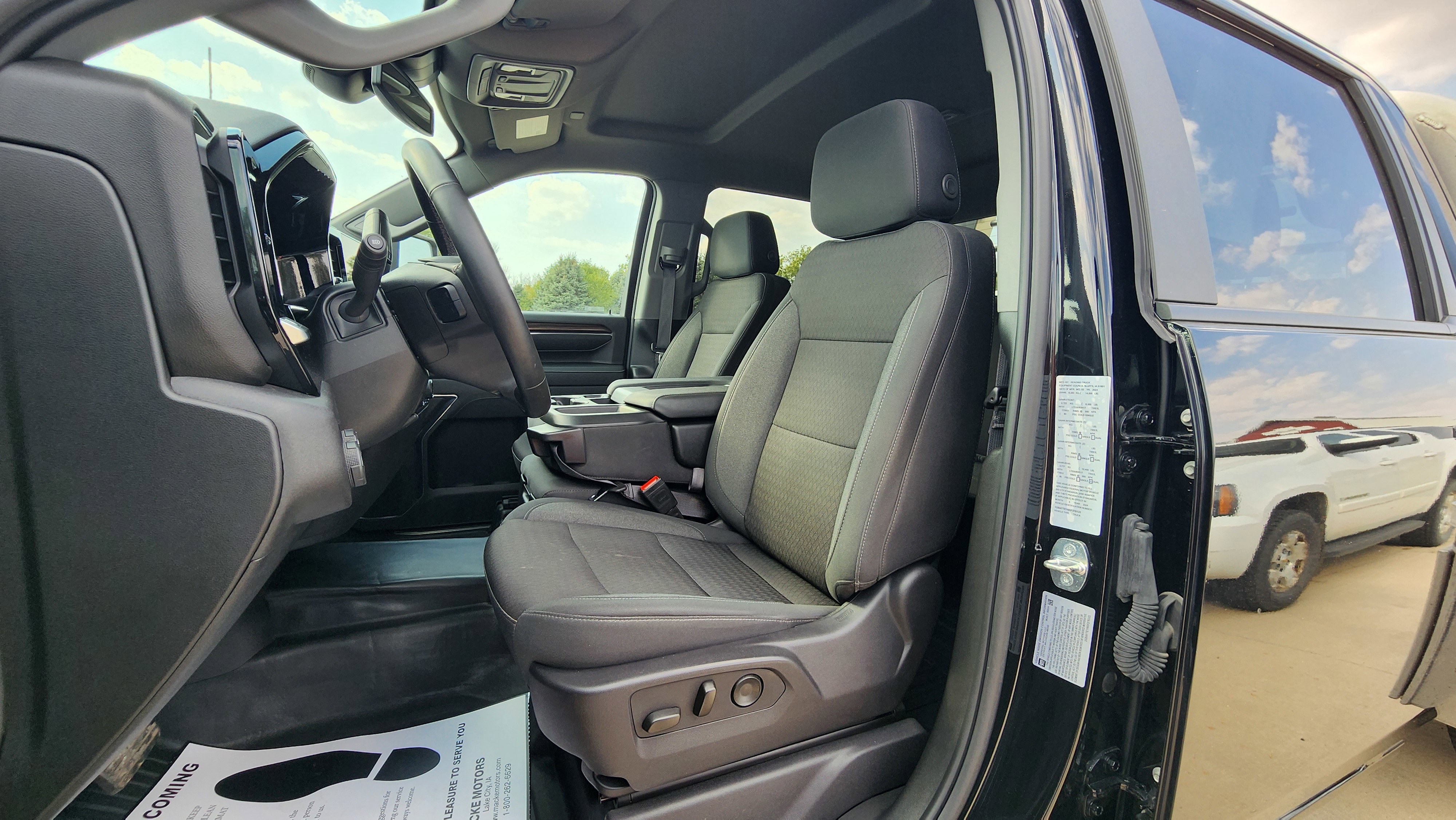 2024 Chevrolet Silverado 3500HD LT photo 7