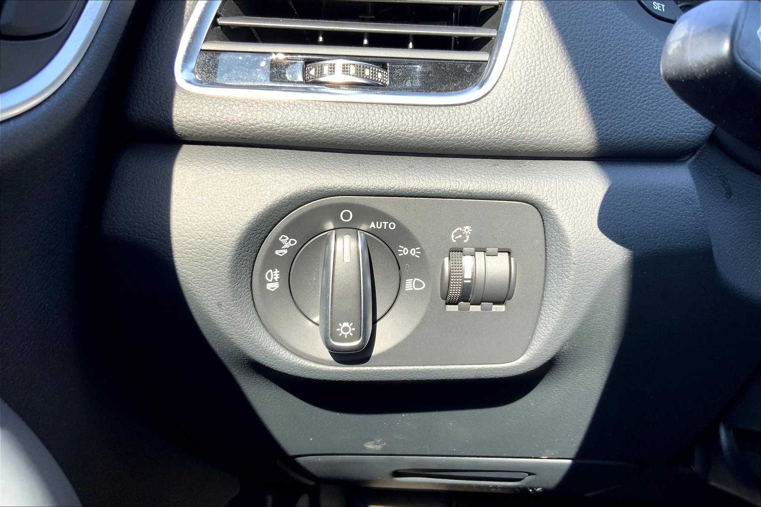 2018 Audi Q3 Premium photo 31