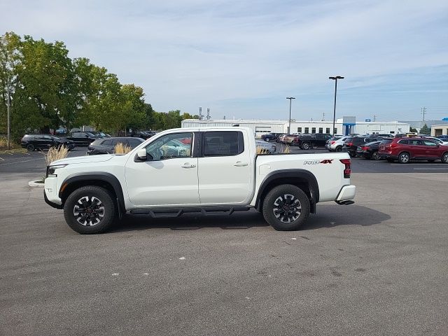 2022 Nissan Frontier Crew Cab photo 6
